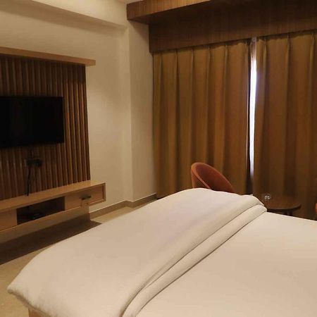 Golden Stone Resorts Aligarh Bagian luar foto