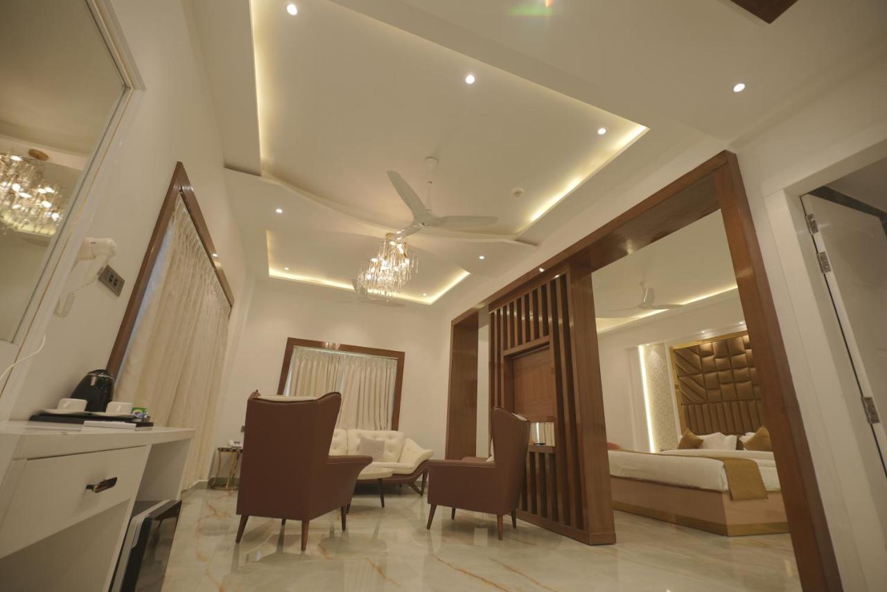 Golden Stone Resorts Aligarh Bagian luar foto