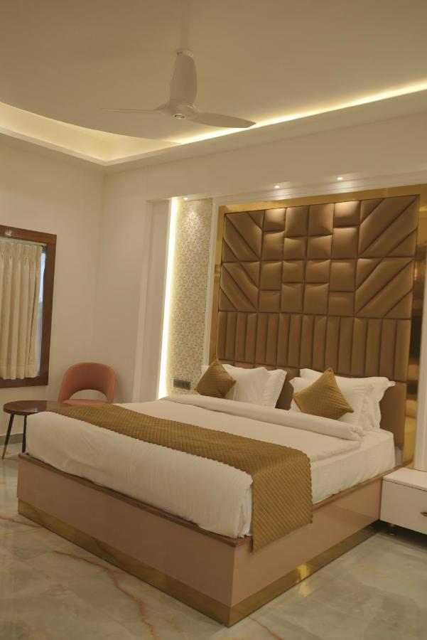 Golden Stone Resorts Aligarh Bagian luar foto